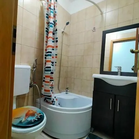 Lake View Luxury Apartment Bucharest Exterior photo
