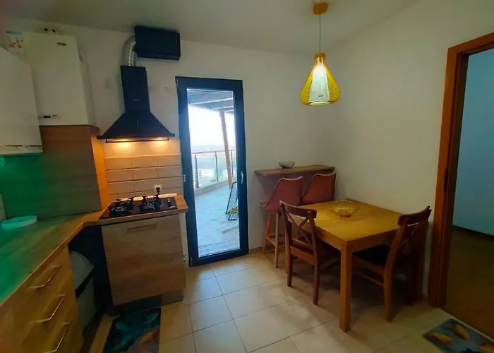 Lake View Luxury Apartment
